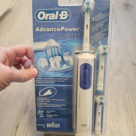 Oral-B Advance Power 950TX Bright Rechargeable Blue Power Toothbrush (Brand New) - Picture 1 of 5